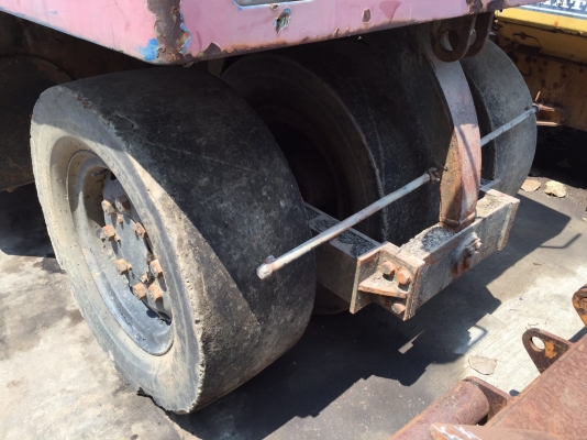 ขายด่วนรถบดล้อยาง7ล้อ DYNAPAC CP20W ตรวจเช็คพร้อมใช้ทำสี เล่มทะเบียน