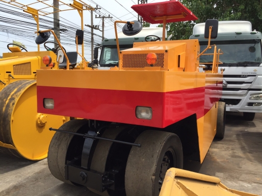 ขายด่วนรถบดล้อยาง7ล้อ DYNAPAC CP20W ตรวจเช็คพร้อมใช้ทำสี เล่มทะเบียน