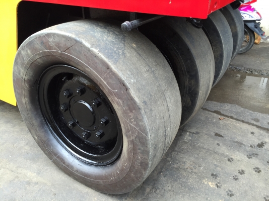 ขายด่วนรถบดล้อยาง7ล้อ DYNAPAC CP20W ตรวจเช็คพร้อมใช้ทำสี เล่มทะเบียน