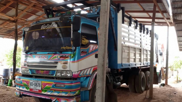 ขายรถพ่วง 22ล้อ  isuzu  แม็คโหลด  320  ปี51ราคา 1,950,000 บาท