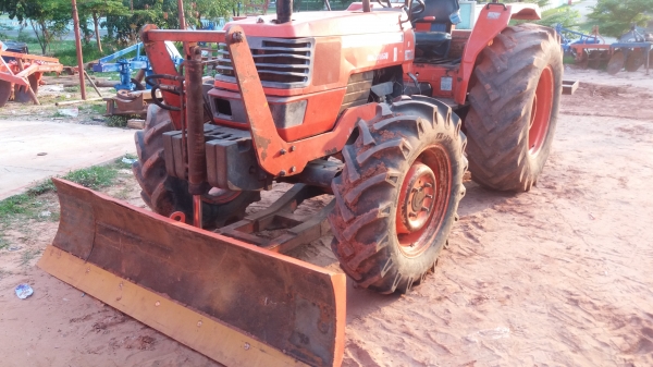 m9000พร้อมลุยงานอุปกรณ์ดันหน้า m9000พร้อมลุยงานอุปกรณ์ดันหน้า