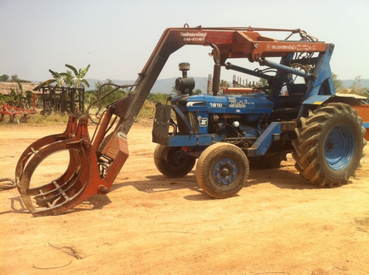 รถไถ FORD 6610