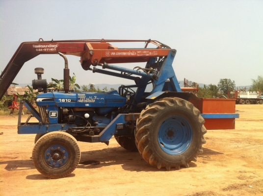 รถไถ FORD 6610