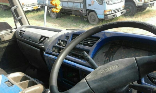 เดก้า หกล้อ