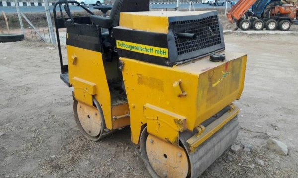 รถบดอัดดิน ตบดิน นั่งขับ ดีเชล สูบเดียว สั่นสะเทือน 2 ล้อ หน้าเหล็กหลังเหล็ก BOMAG พร้อมใช้งาน เก่าญี่ปุ่น