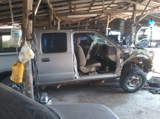 ขายซาก NISSAN FRONTIER 3.0 ZDI 4 ประตู สอบถามได้คับ