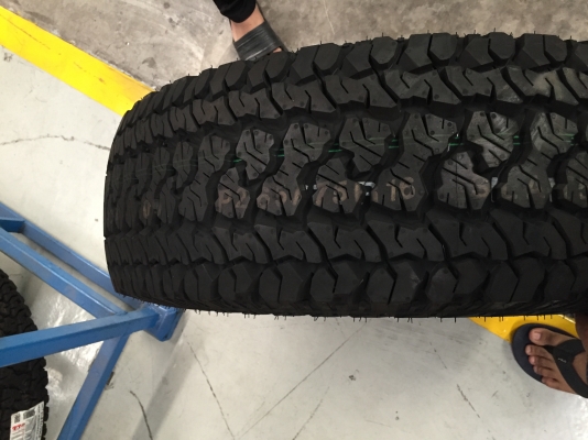 ยางใหม่ปี 15 กลางปี KUMHO รุ่น ROAD VENTURE AT51 ยางใหม่ปี 15 กลางปี KUMHO รุ่น ROAD VENTURE AT51