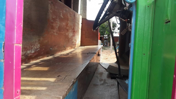 ขายด่วน10ล้อเทเลอร์หัวยาวเครื่องEH700 เกียร์HO เบรคธรรมดา พร้อมใช้เอกสารพร้อมโอน