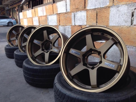 ล้อแม็กขอบ 18 TE37 ก้านตรง กว้าง 9.5-10.5 ปั๊มครบแผ่นเพทครบ ชุดละ 13000 แม็กใหม่ใส่เดือนเดียวไม่มีรอยไม่แตกไม่ดุ้งไม่คตไม่มีซ้อมสวยๆค่ะ