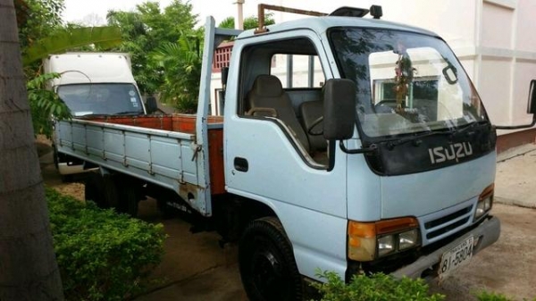 NKR  110 แรง  ปี 39  รถห้างแท้     ราคา  298,000  บาท