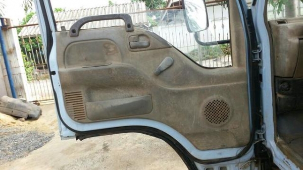 NKR  110 แรง  ปี 39  รถห้างแท้     ราคา  298,000  บาท