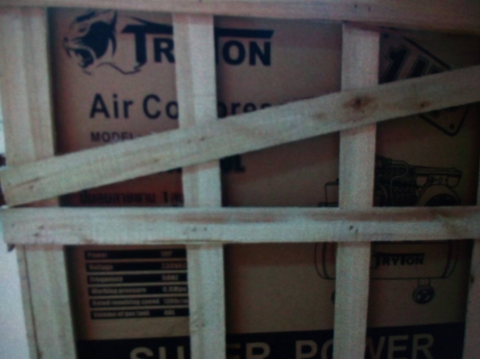 ขายปั๊มลมลูกสูบยี่ห้อ ไทรตัน 1แรง ถัง 40ลิตร ไฟ 230V/50Hz