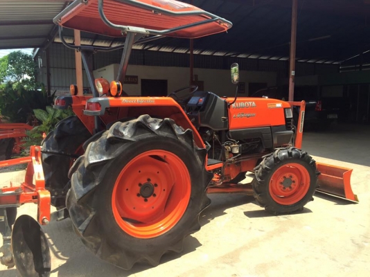 ขายรถไถKubota L4508DI (4WD) พร้อมใบมีดหน้าและผานบุกเบิก รถสวย พร้อมใช้งาน
