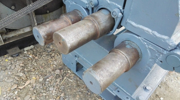 Sell> เครื่องม้วนเหล็กแผ่นยาว 8 ฟุต 250 cm. เพลาตัน ลูกกลิ้งโต 7" ม้วนหนา 9 mm. หัวเพลาม้วนแป๊ปได้ ระบบไฟ