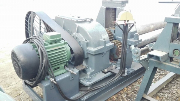 Sell> เครื่องม้วนเหล็กแผ่นยาว 8 ฟุต 250 cm. เพลาตัน ลูกกลิ้งโต 7" ม้วนหนา 9 mm. หัวเพลาม้วนแป๊ปได้ ระบบไฟ