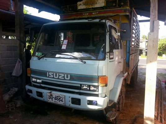 ขายรถ10ล้อ ร็อกกี้195แรง เครื่องดี แคชซีสวย เอกสารพร้อมโอน ราคา690,000 สนใจโทร 090-8588220คุณนะ 093-3258446คุณบิว หรือเข้าดูสินค้าอื่นๆได้ที่ www.narong2truck.com หรือ www.truck.in.th/498 หรือเพจFacebook ณรงค์ ซื้อขายรถมือสอง (เว็บไซต์ส่วนตัว) หรือFaceboo