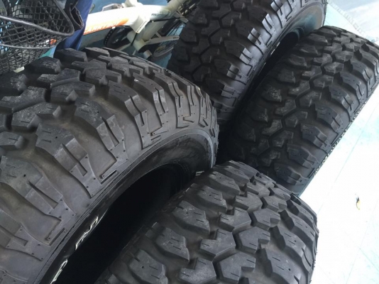 ขายยางMAXXIS bighorn M/T 265/75/16 ใส่เมื่อต้นปี ดอกเต็มเหมือนใหม่4เส้น