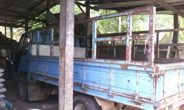 ขาย isuzu nkr 88 แรงฝาขาว เกียร์สั้นแซสซีสวย