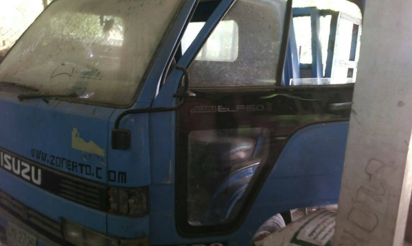 ขาย isuzu nkr 88 แรงฝาขาว เกียร์สั้นแซสซีสวย