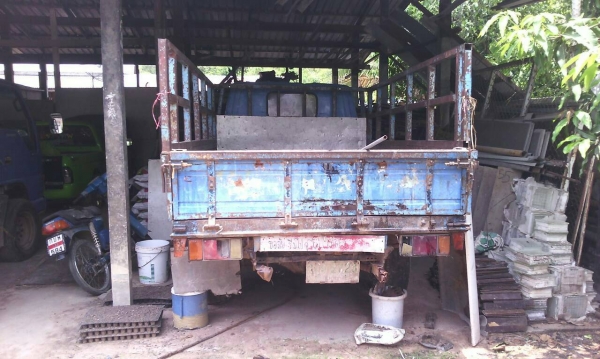 ขาย isuzu nkr 88 แรงฝาขาว เกียร์สั้นแซสซีสวย