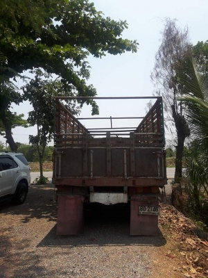 ขาย หัวยาว 10 ล้อ  เพลาเดียว  เครื่อง 6 BF1.  185 แรง ช่วงล่างเดิม พวงมาลัยเพาเวอ แบตใหม่ 2 ลูกราคา เบา.เบา 179999  บาทต่อรองได้.   0906312519.  ถึงจะเก่าแต่ขับดีมาก