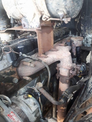 ขาย หัวยาว 10 ล้อ  เพลาเดียว  เครื่อง 6 BF1.  185 แรง ช่วงล่างเดิม พวงมาลัยเพาเวอ แบตใหม่ 2 ลูกราคา เบา.เบา 179999  บาทต่อรองได้.   0906312519.  ถึงจะเก่าแต่ขับดีมาก