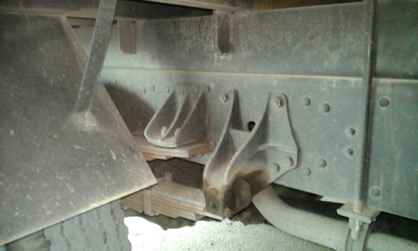 รถมิตซู 6 ล้อ ( ไม่ดั้ม )  240 แรงม้า. ปี 53. ( ยูโร 3. )   สนใจติดต่อ  081 - 6079515