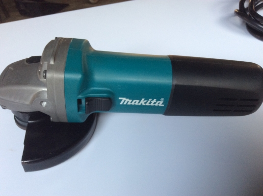 ---เจียรมือ Makita ขนาด 5 นิ้ว รับประกันของแท้-----