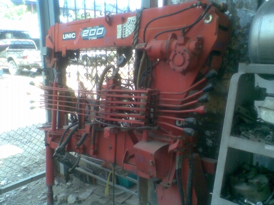 เครน Unic 2 ตัน 4 ปอก