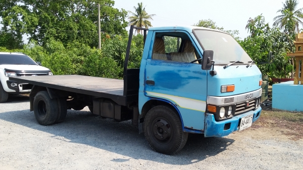 ขาย 6ล้อ isuzu สภาพสวยๆครับทะเบียนเต็มพร้อมใช้งานเอาไปต่อหางขึ้นแบ็คโคเล็กได้เลย