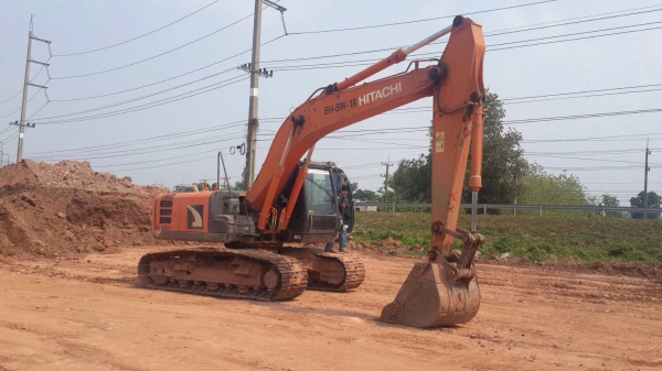 ขายด่วน  รถแบคโฮ  HITACHI  ZAXIS 200  สภาพดีมาก รถ 2 ปี  6500 ชัั่วโมง  เอกสารพร้อม
