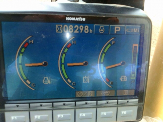 ขายด่วน  รถแบคโฮ KOMATSU   200 รุ่น 8  8600 ชั่วโมง  สภาพดีมาก   พร้อมใช้งาน   เอกสารพร้อม