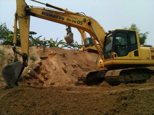 ขายด่วน  รถแบคโฮ KOMATSU   200 รุ่น 8  8600 ชั่วโมง  สภาพดีมาก   พร้อมใช้งาน   เอกสารพร้อม