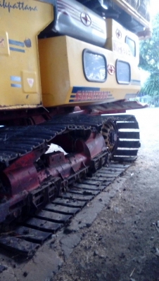 รถเกี่ยวข้าวศักดิ์พัฒนา พร้อมใช้งาน ราคาต่อรองได้ครับ.