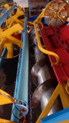 รถเกี่ยวข้าวศักดิ์พัฒนา พร้อมใช้งาน ราคาต่อรองได้ครับ.