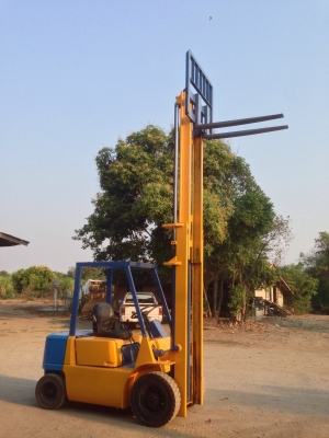 โฟค์ลิฟ ยก2ตัน สูง4 เมตร ถูก สภาพสวยๆ โฟค์ลิฟ ยก2ตัน สูง4 เมตร ถูก สภาพสวยๆ