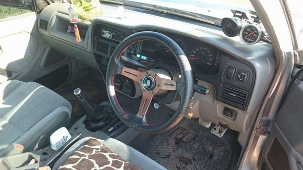 ขาย ISUZU ดราก้อน ปี 2000 ลดราคาเหลือ 200000 คับ ขาย ISUZU ดราก้อน ปี 2000 ลดราคาเหลือ 200000 คับ