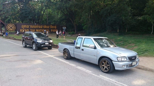 ขาย ISUZU ดราก้อน ปี 2000 ลดราคาเหลือ 200000 คับ ขาย ISUZU ดราก้อน ปี 2000 ลดราคาเหลือ 200000 คับ