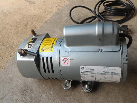 ปั๊มดูดสูญญากาศ หรืออัดอากาศได้ ยี่ห้อ GE จากอเมริกา ทำงานได้เงียบใช้ไฟ 220 V.