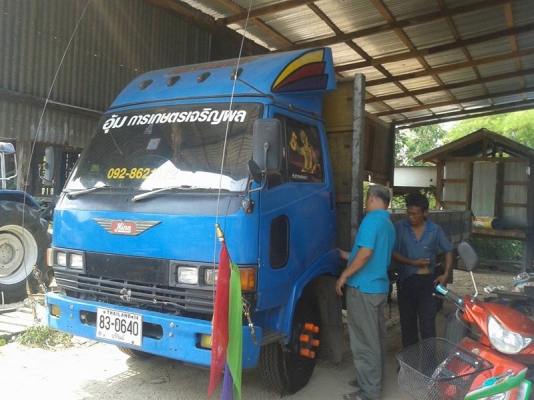 รถKM779สวยๆๆแอร์เย็น คันซีสวย ยาว5.50เมตร พร้อมใช้ เอกสารทะเบียนพร้อม