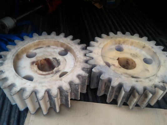 เฟืองพลาสติกซุปเปอร์ลีน สองตัวขนาดใหญ่ ขนาด 34 ซม. สูง 7 ซม.ให้สองตัว