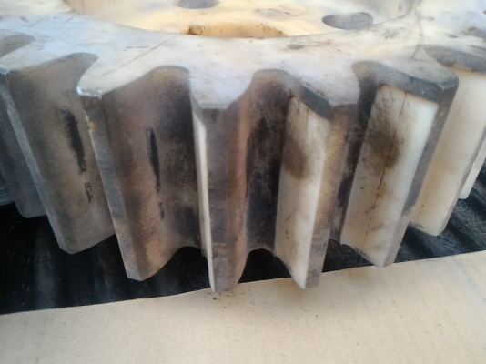 เฟืองพลาสติกซุปเปอร์ลีน สองตัวขนาดใหญ่ ขนาด 34 ซม. สูง 7 ซม.ให้สองตัว