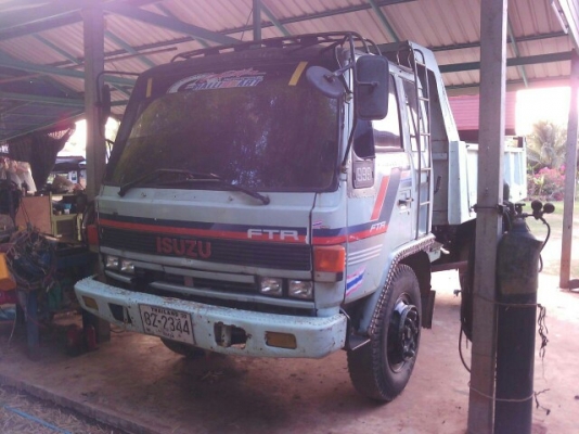 หกล้อดั้มrocky