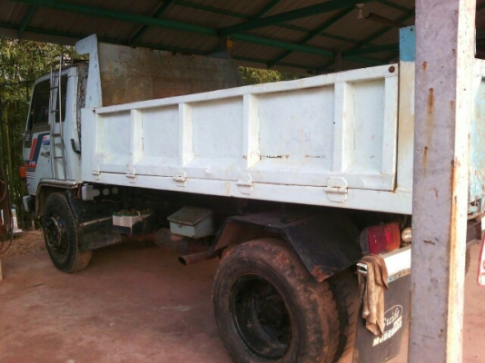 หกล้อดั้มrocky