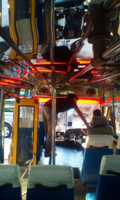 ขายรถมินิบัสรับส่งนักเรียน