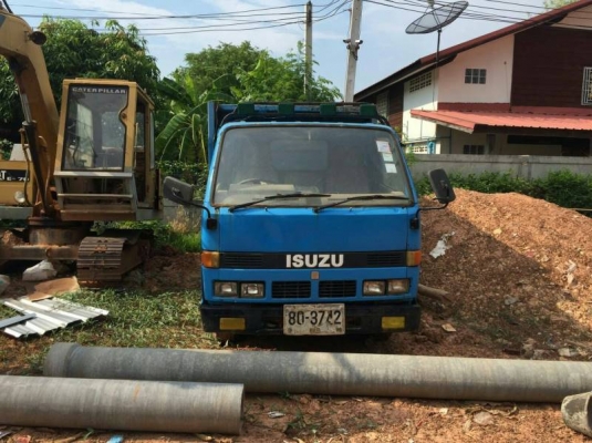 ขาย 195,000 หกล้อดั้ม ISUZU NKR 57 E เครื่อง 4BC2-100 แรงดั้ม 3 คิวยาว 3 ม.พวงมาลัยเพาร์เวอ รถพร้อมใช้เอกสารพร้อมโอน 090-772-3710 090-772-3708