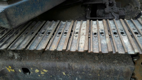 ขาย 275,000 Komatsu PC100-1 ตัวเดิน 12HT   เครื่องดี ปั้มดี  ช่วงล่างดีรถพร้อมใช้ 090-772-3710 090-772-3708