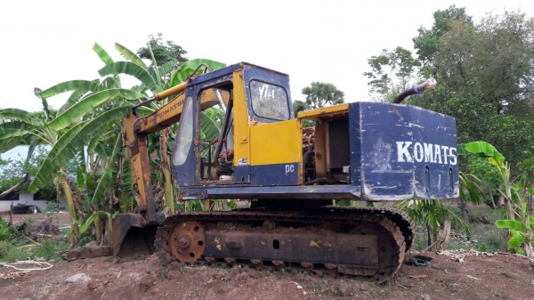 ขาย 275,000 Komatsu PC100-1 ตัวเดิน 12HT   เครื่องดี ปั้มดี  ช่วงล่างดีรถพร้อมใช้ 090-772-3710 090-772-3708
