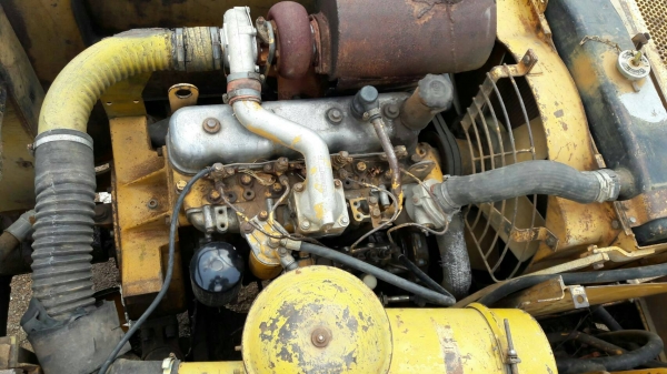 ขาย 275,000 Komatsu PC100-1 ตัวเดิน 12HT   เครื่องดี ปั้มดี  ช่วงล่างดีรถพร้อมใช้ 090-772-3710 090-772-3708