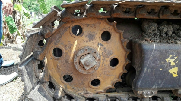 ขาย 275,000 Komatsu PC100-1 ตัวเดิน 12HT   เครื่องดี ปั้มดี  ช่วงล่างดีรถพร้อมใช้ 090-772-3710 090-772-3708